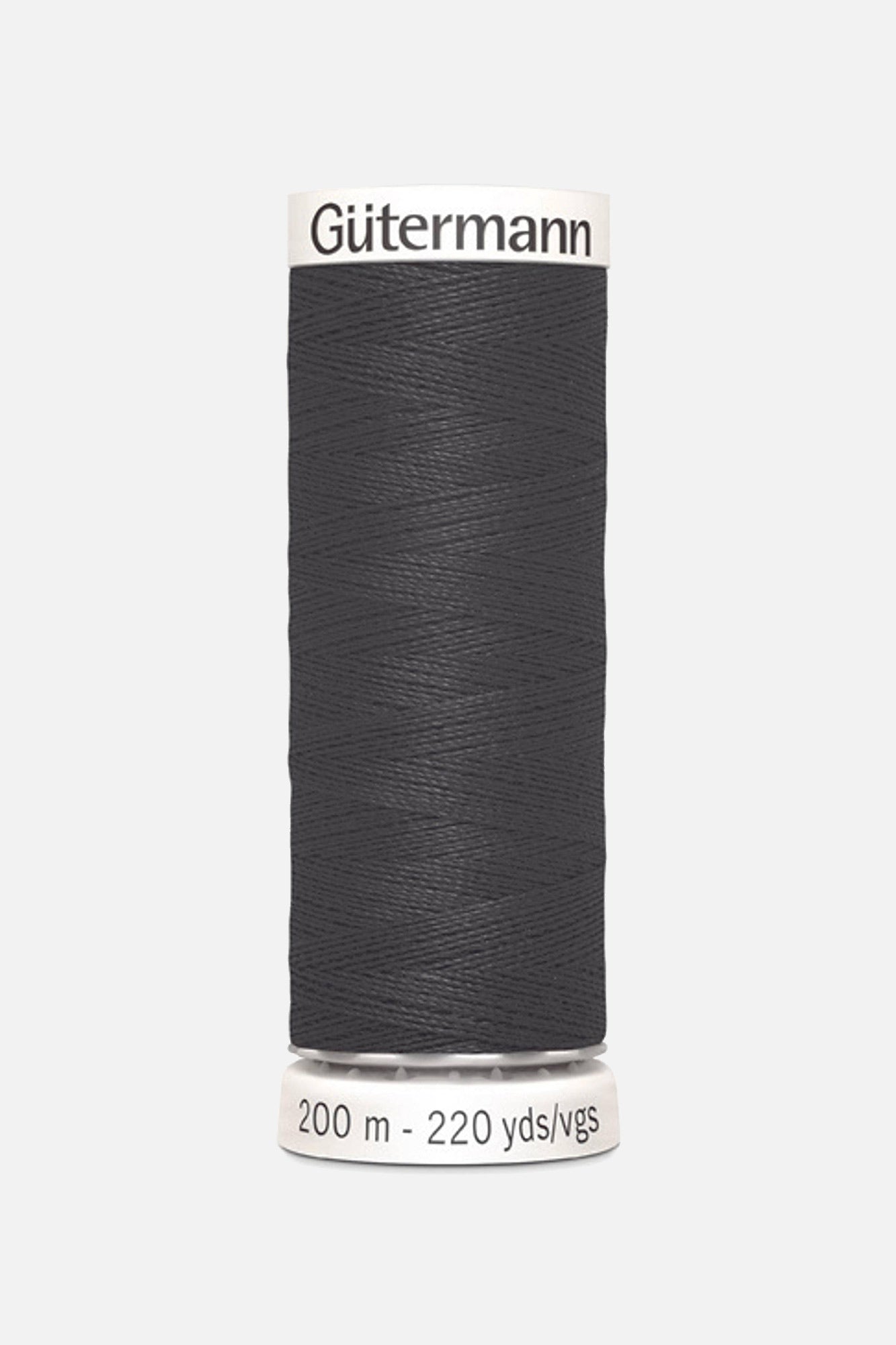 Eine Rolle Allesnähgarn von Gütermann creativ in schwarz