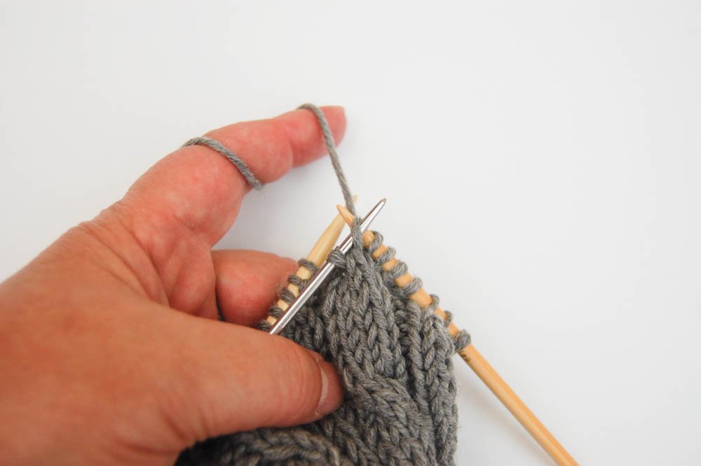 Strickanleitung Kissen stricken mit Zopfmuster (PDF) - Make ma!