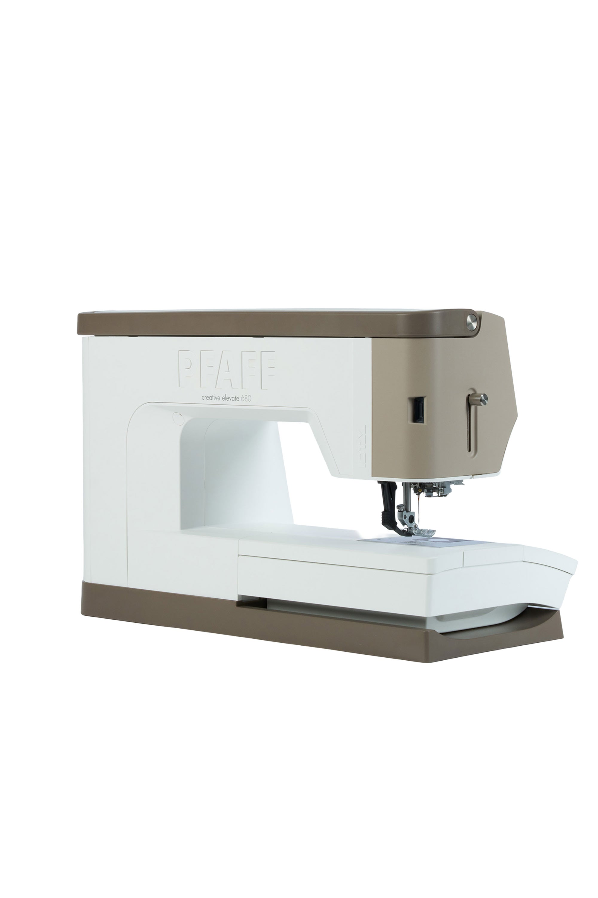 PFAFF creative elevate 680 Nähmaschine