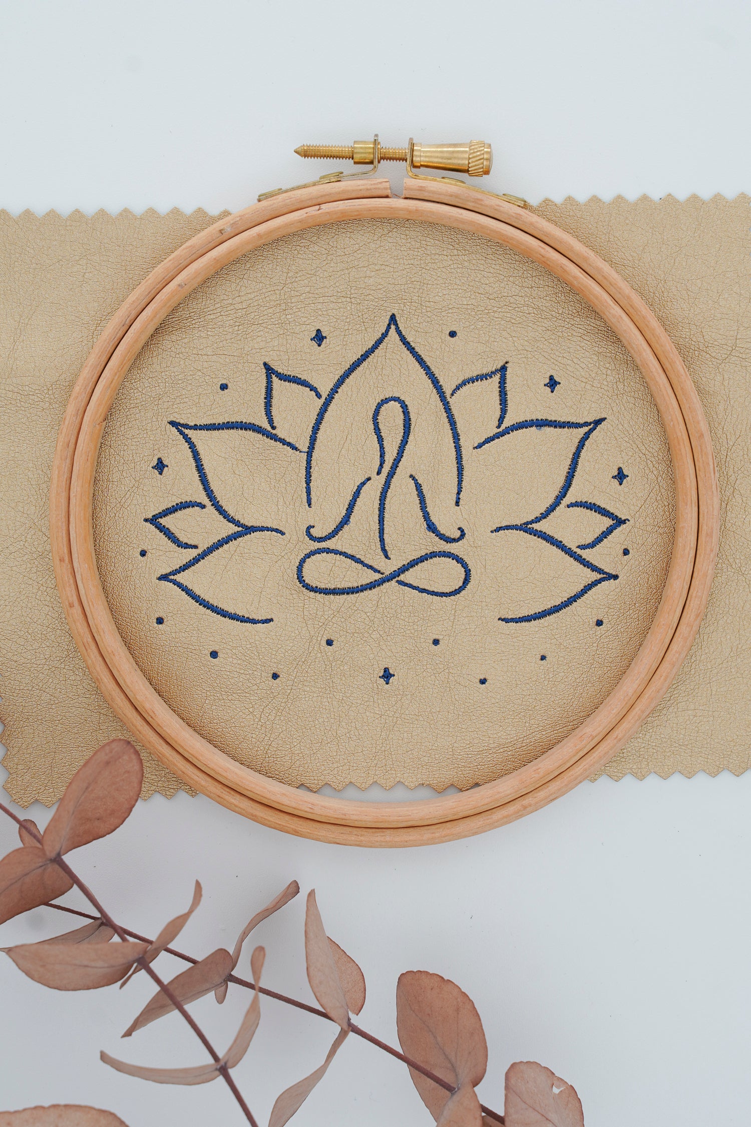 Buddhistische Stickdatei Yoga Lotus