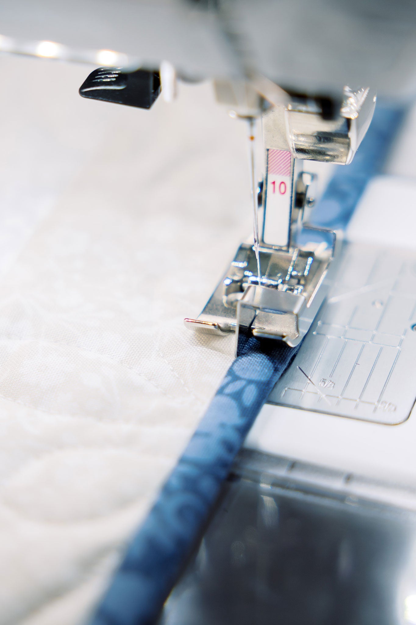 BERNINA 495 LIBERTY Edition Schrägband nähen #10 Fuß