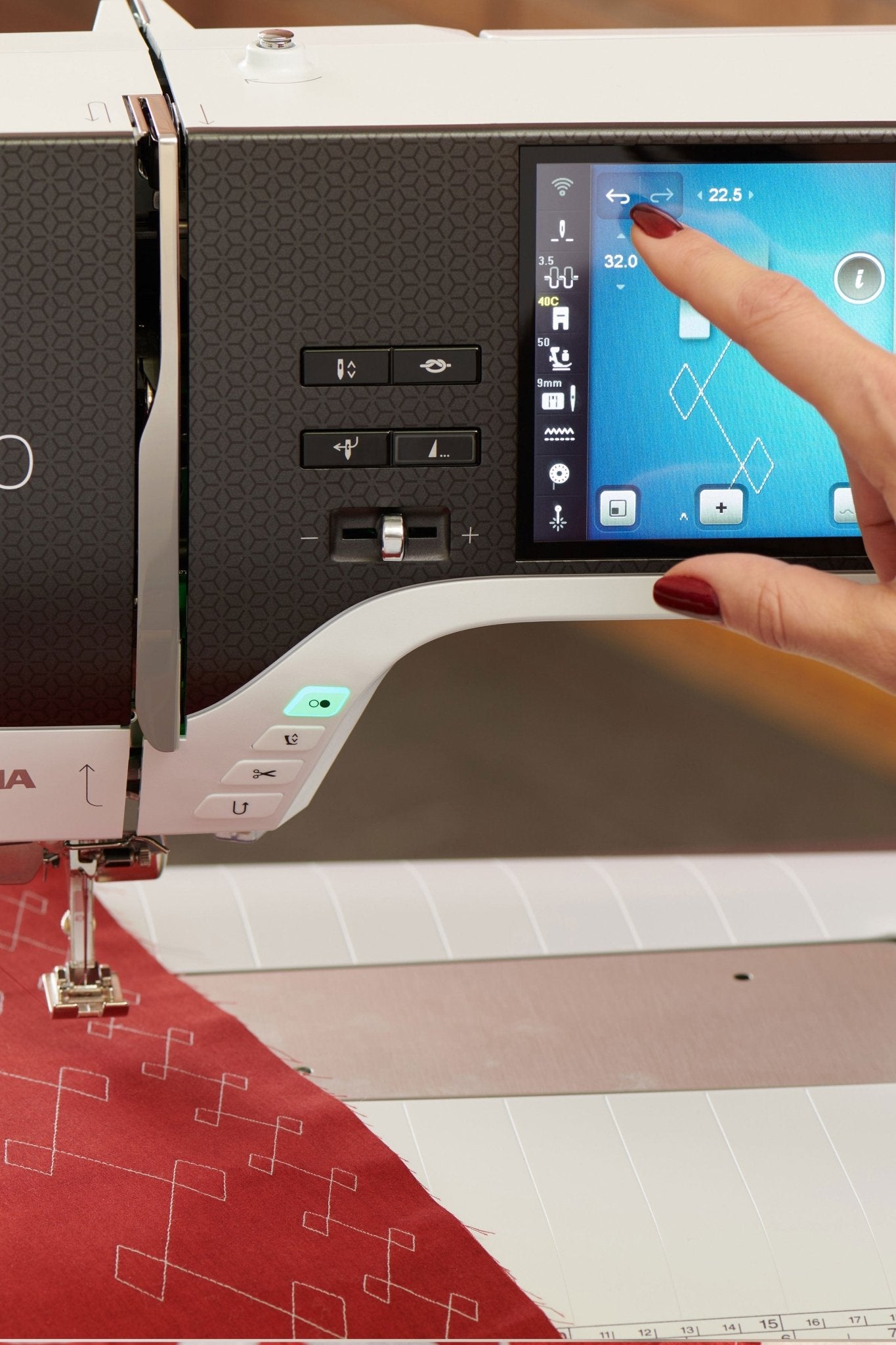 BERNINA 790 ULTRA mit Stickmodul L (SDT) - Make ma!