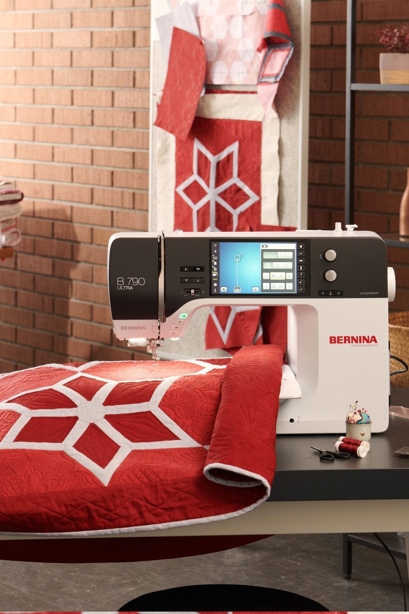 BERNINA 790 ULTRA mit Stickmodul L (SDT) - Make ma!