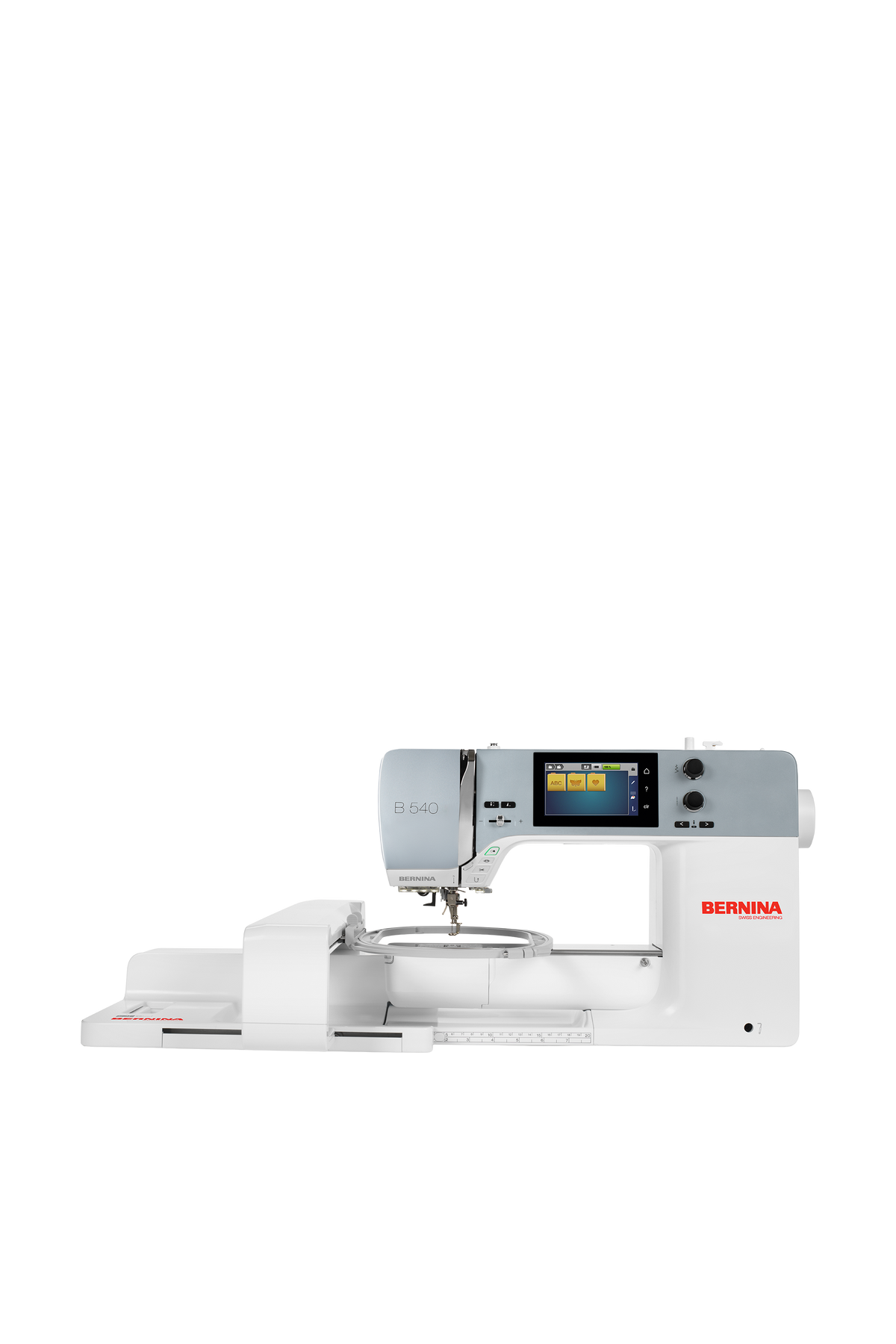 BERNINA B 540 mit Stickmodul M (SDT) Näh- & Stickmaschine in gerader Frontansicht ohne Bodenschatten