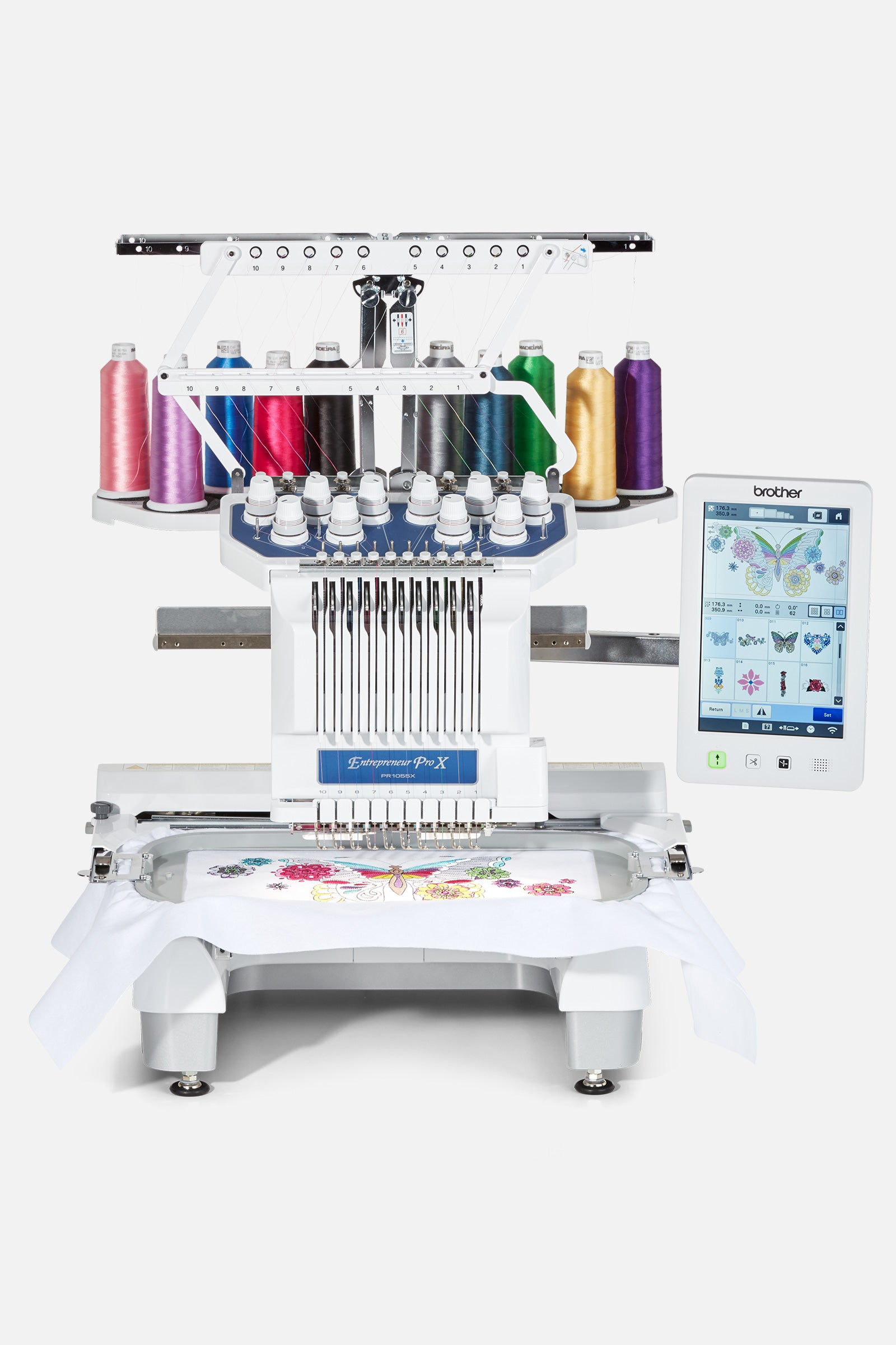 Brother PR1055X - Frontansicht mit Stickerei