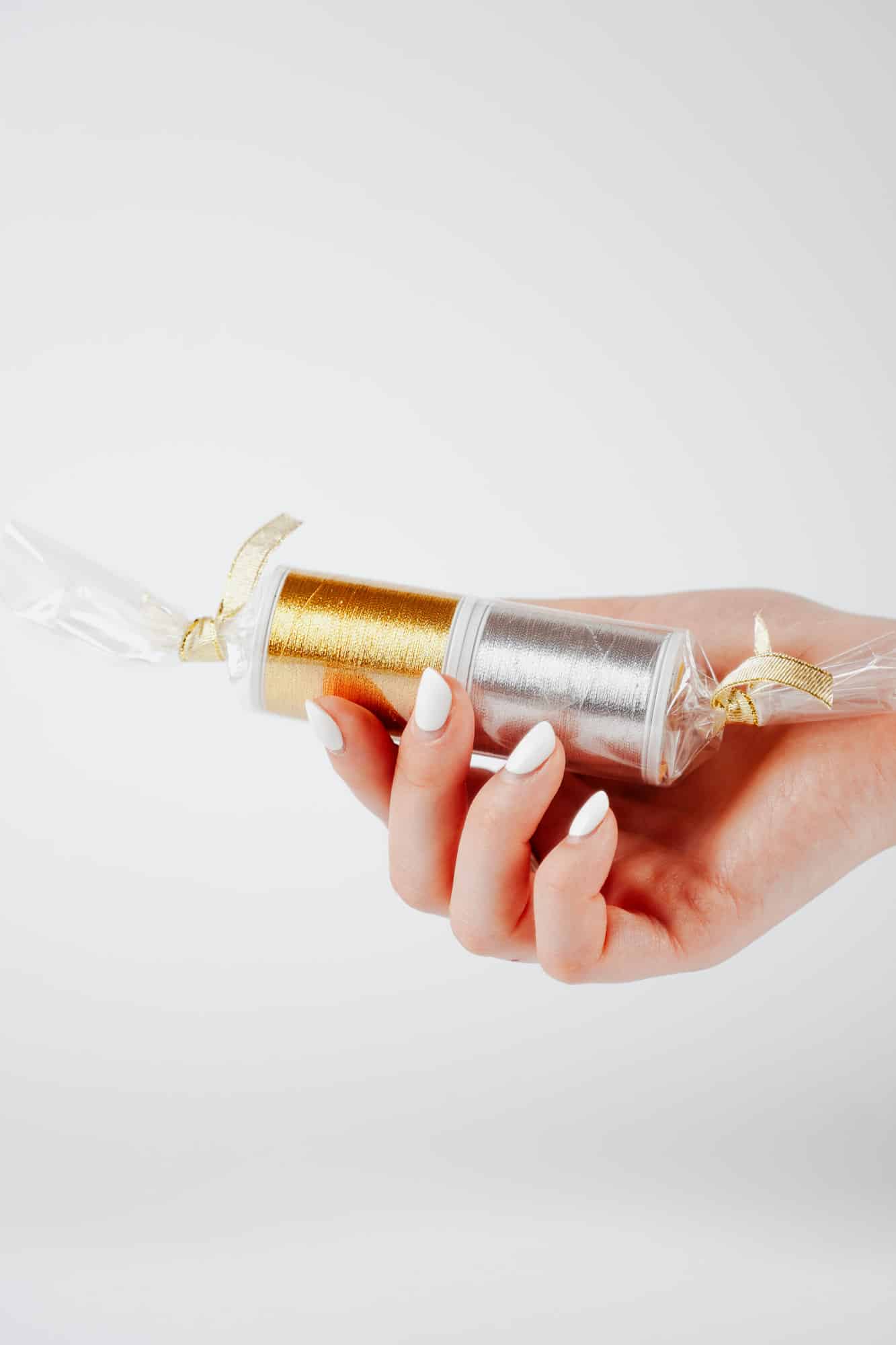 Geschenkset: Metallic Stickgarn Gold & Silber
