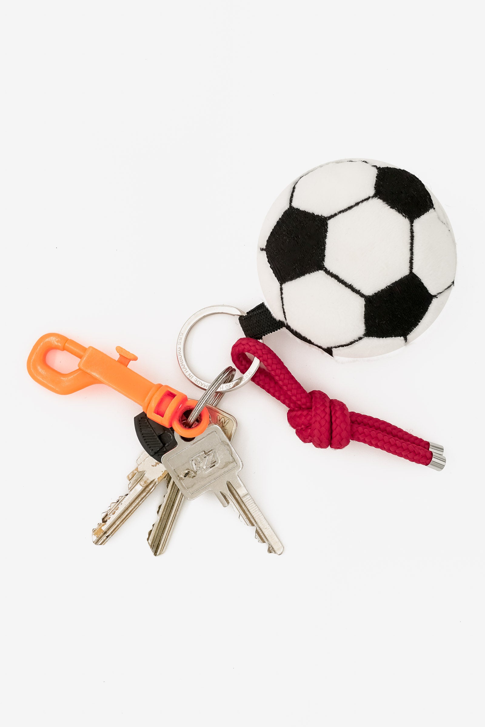 ITH Fußball Stickdatei für DIY Schlüsselanhänger zum Thema Europameisterschaft oder Weltmeisterschaft