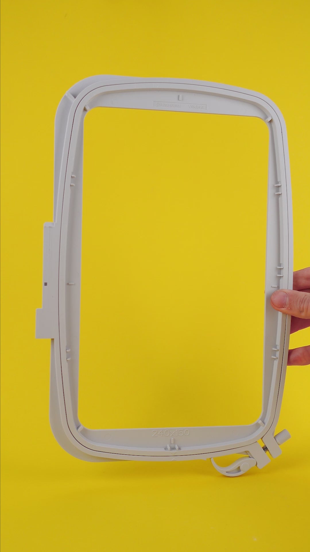Video laden: DESIGNER Jewel Hoop - 240 x 150 mm