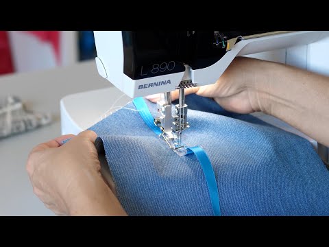 Charger la vidéo: Anwendung des transparenten BERNINA Overlock-/Combostichfußes #L27