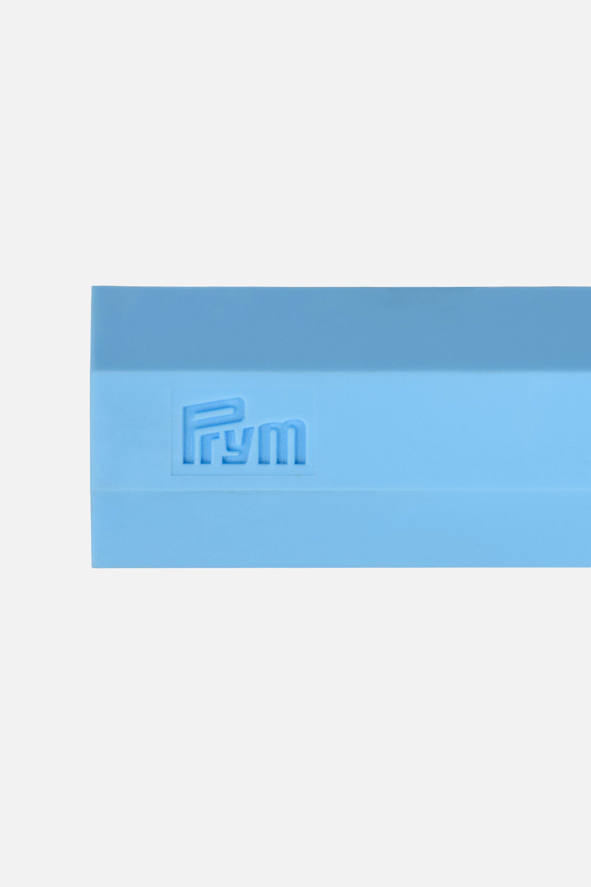 Detailansicht eines blauen Prym Love BOBBIN BOAT BIG Spulenhalters mit geprägtem Prym-Logo.