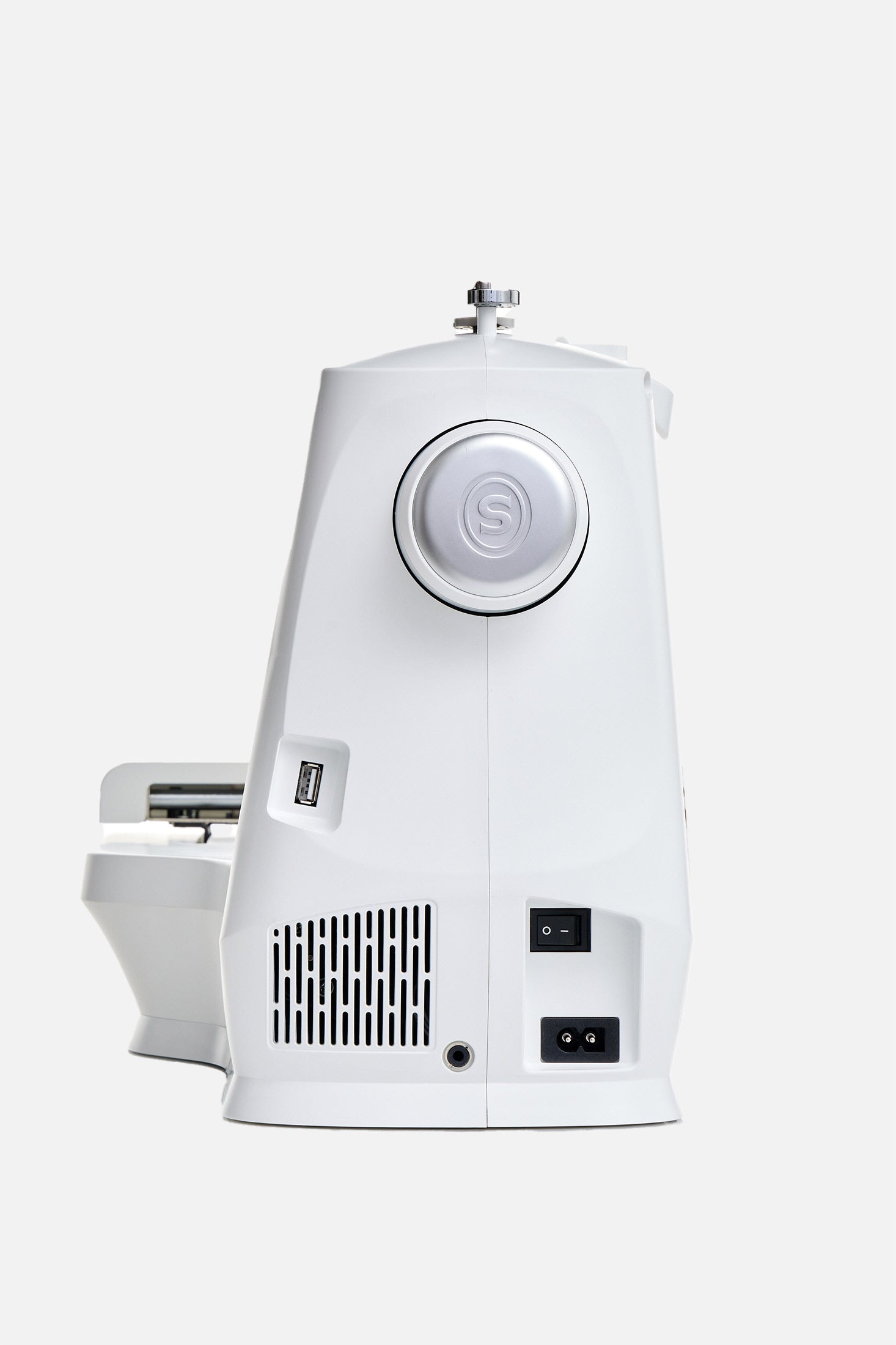 SINGER SE9185 Ansicht rechte Seite (USB-Anschluss, Fußanlasser und Stromanschluss)