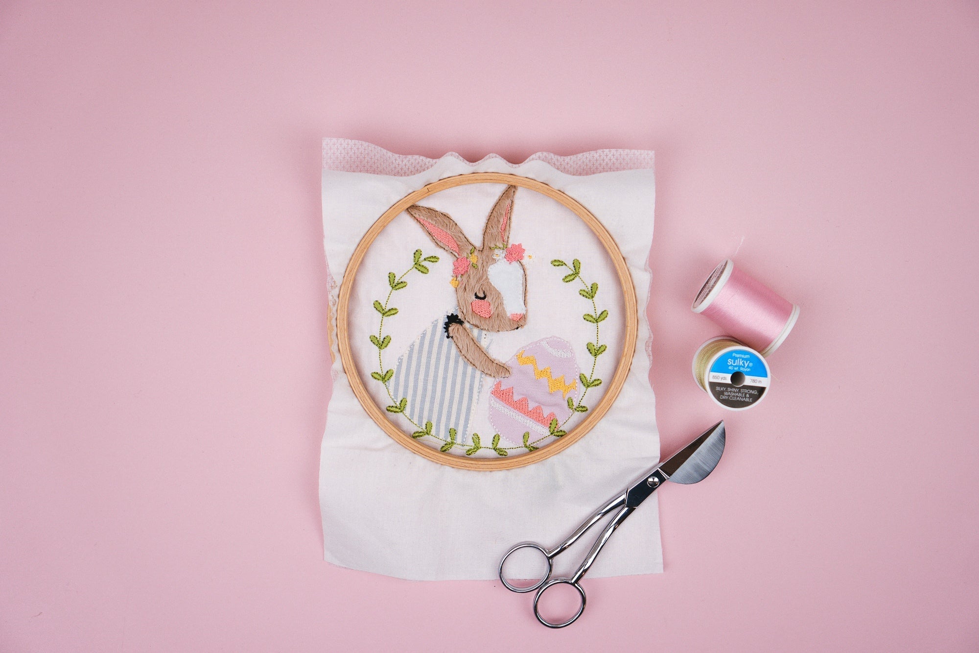 Stickdatei Applikation Osterhase mit Ei - Make ma!