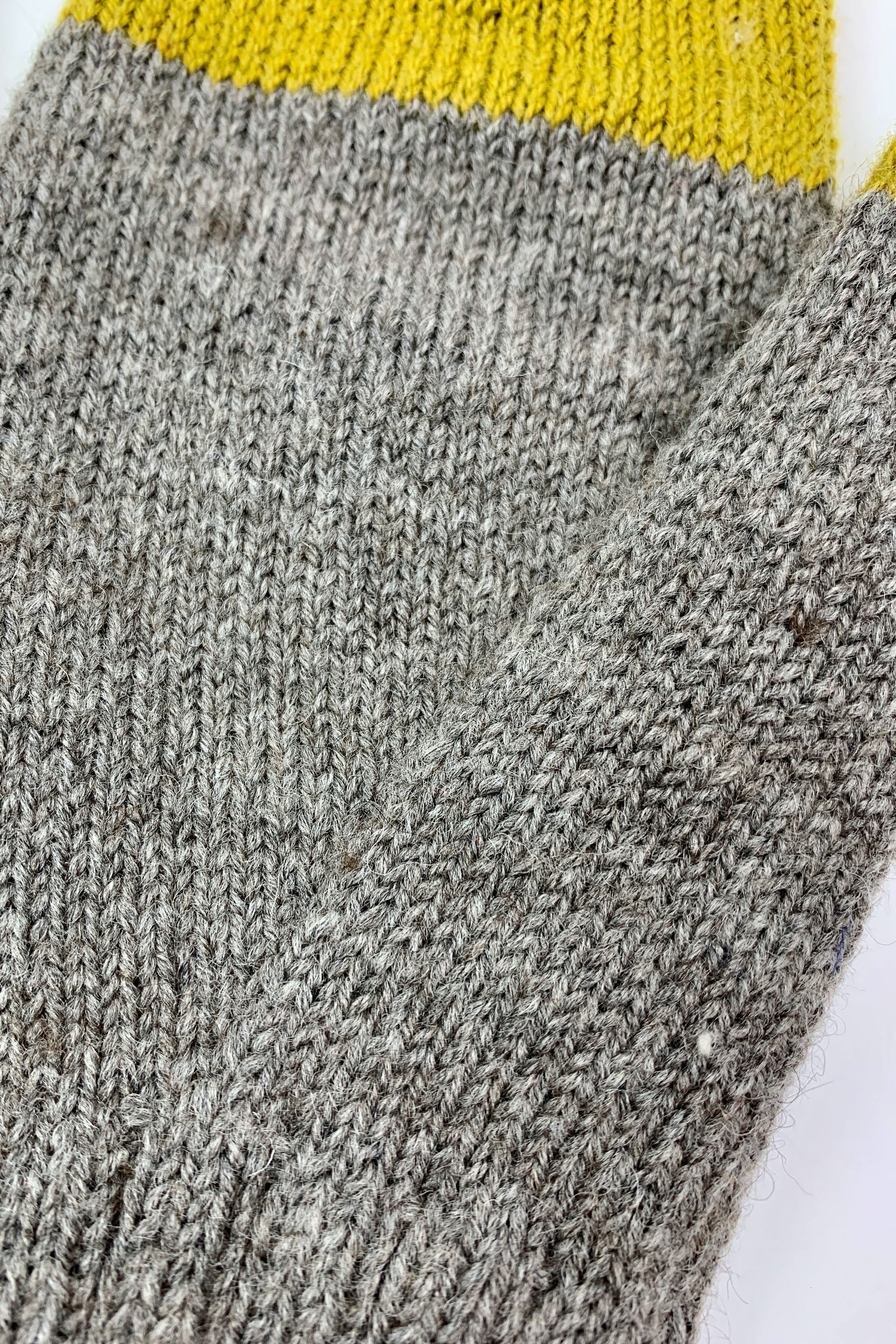 Fäustlinge mit ergonomischen Daumenzunahmen