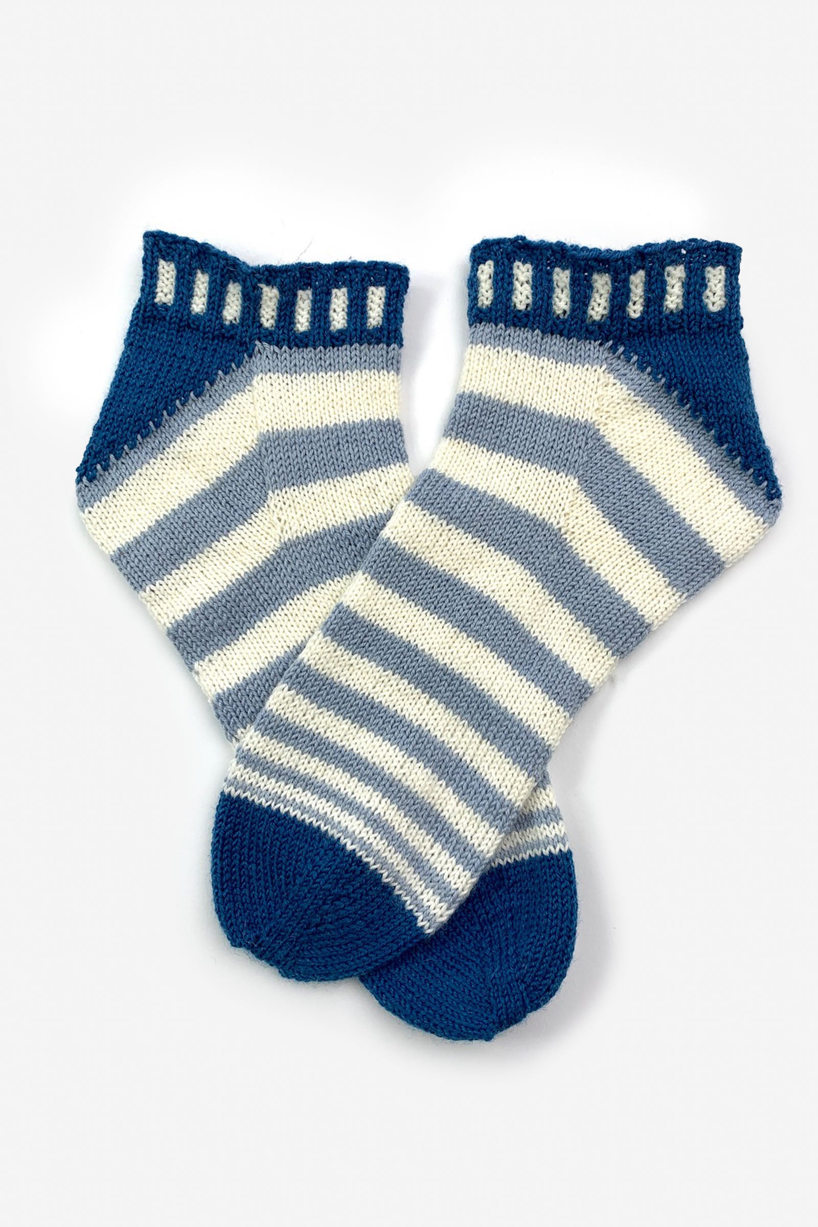 Strickanleitung Sneakersocken XENIE (PDF)