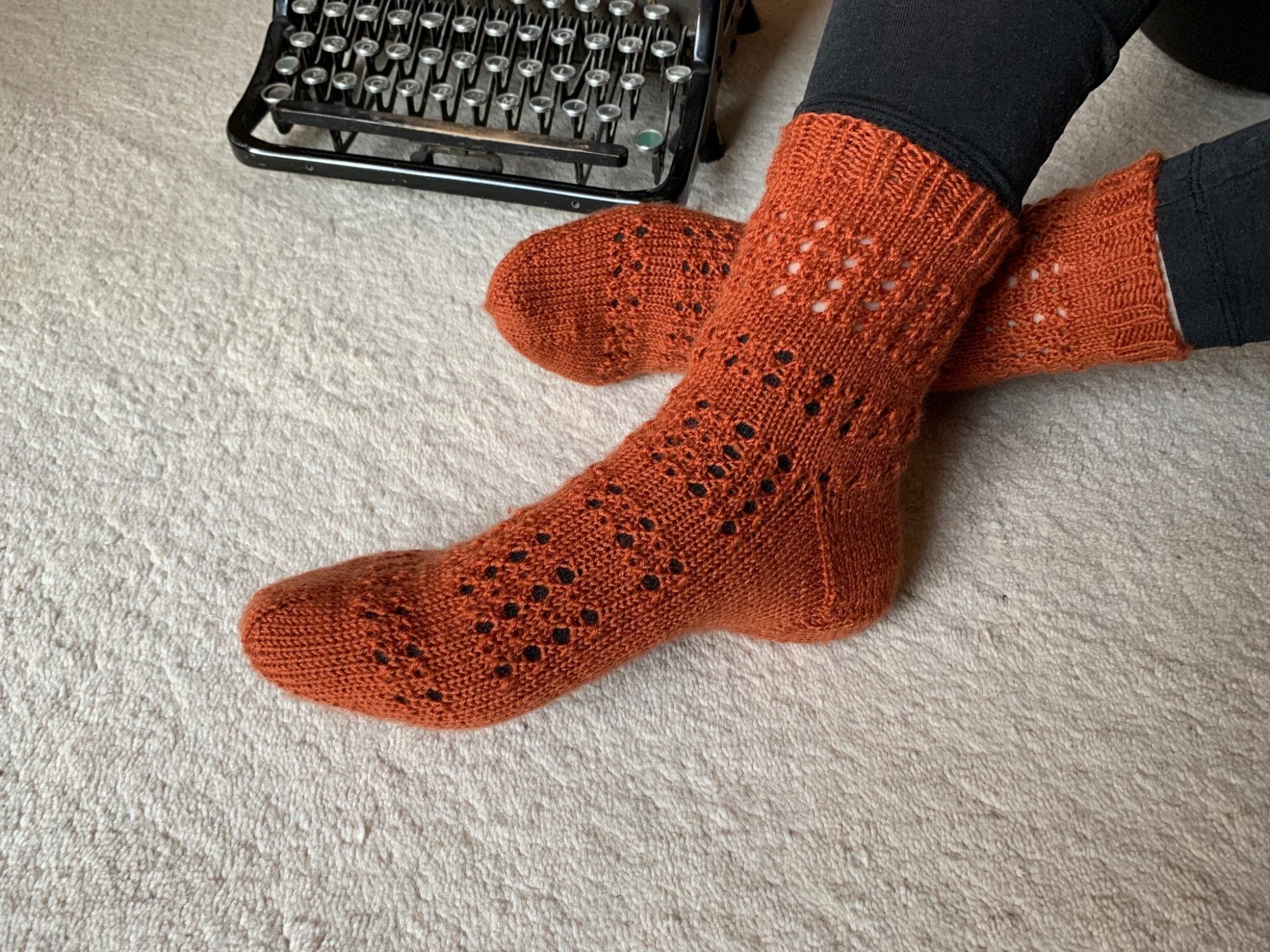 Stickanleitung Socken Maila