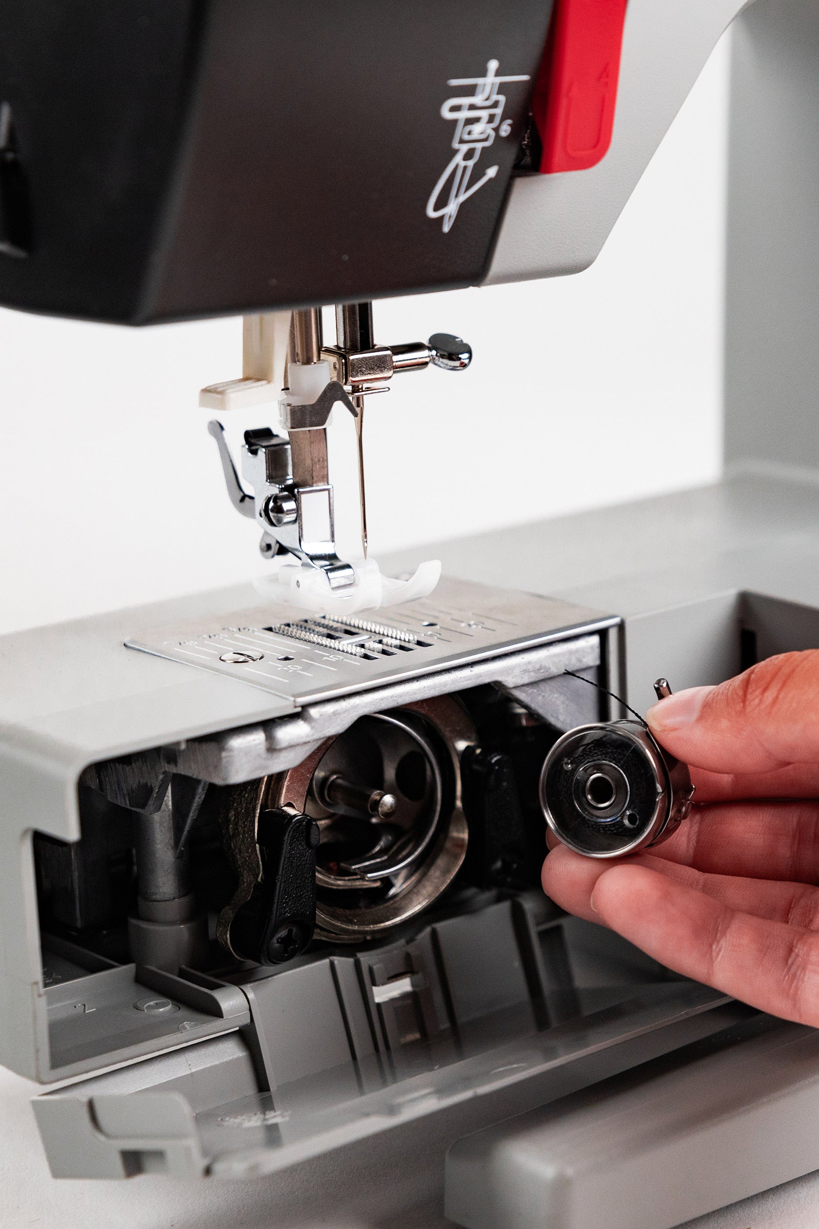 VERITAS Power Stitch Pro mit stabiler Spulenkapsel aus Metall