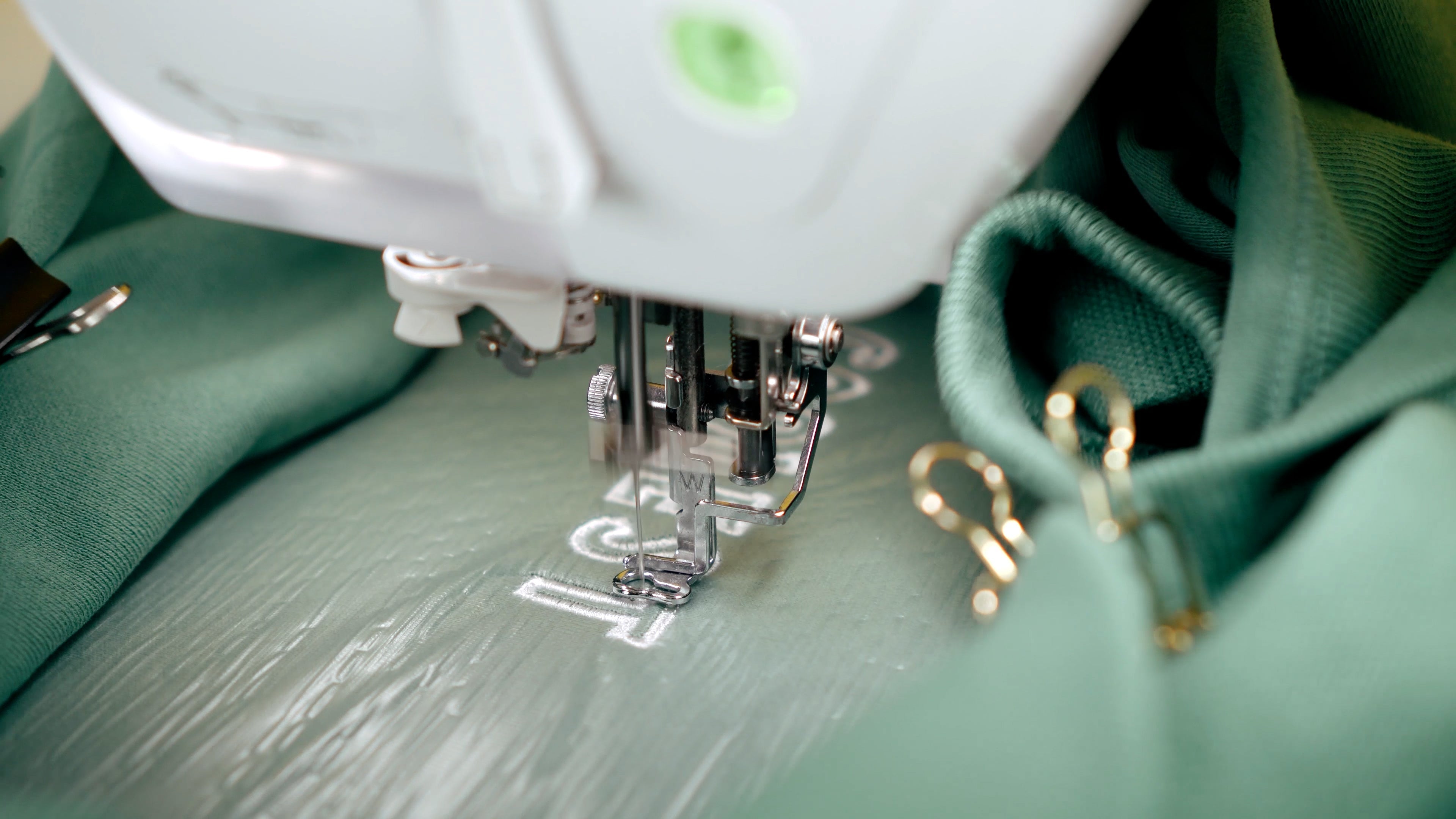 Sprungstiche automatisch schneiden