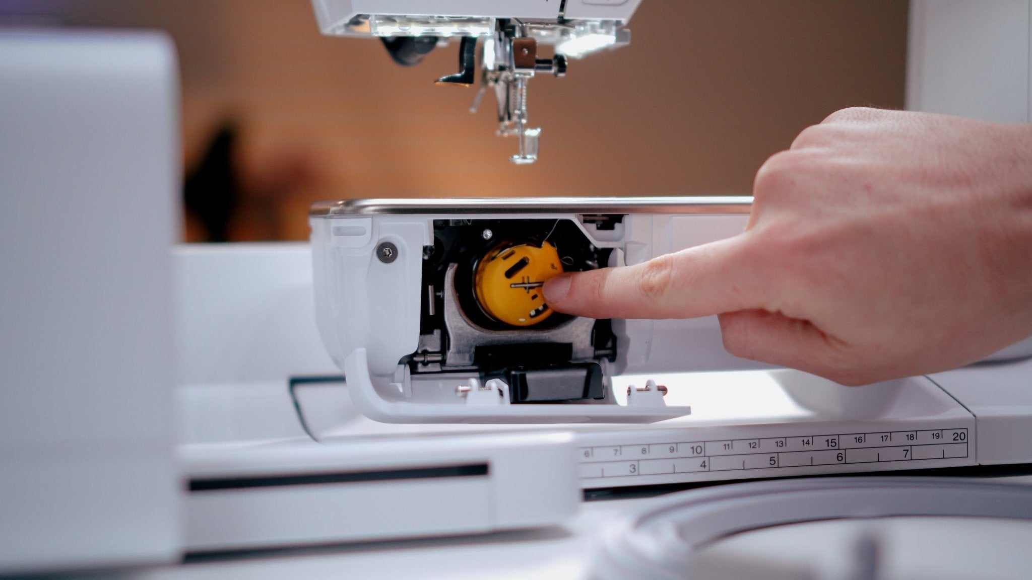 BERNINA Spulenkapsel mit hoher Fadenspannung (gelb) - Make ma!
