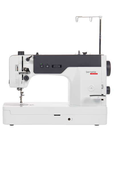 Machine à coudre rapide bernette b08 Straight Stitch détourée, vue de face