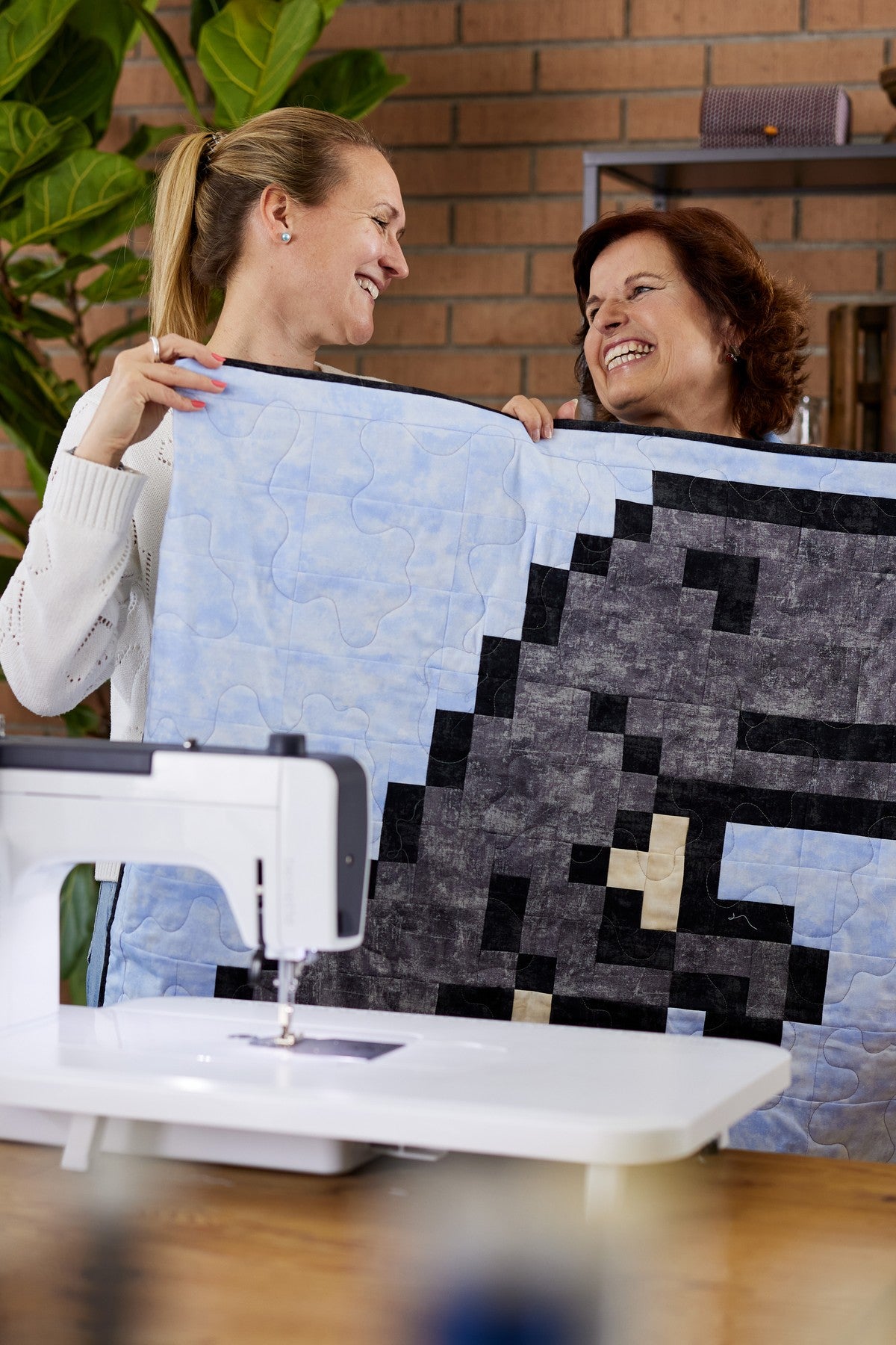 bernette b08 Straight Stitch avec un grand quilt terminé