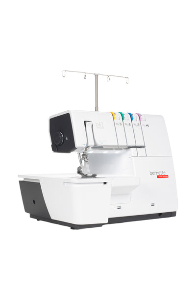 bernette b62 AIRLOCK dans une scène d’atelier de couture