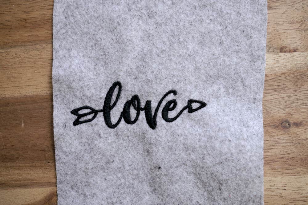 Stickdatei Schriftzug "love"