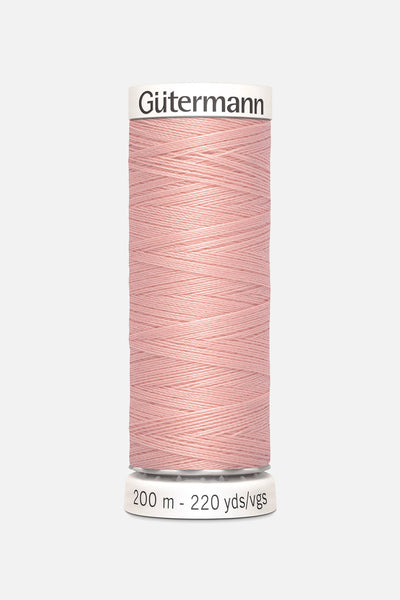 Eine Rolle Allesnähgarn von Gütermann creativ in rosa