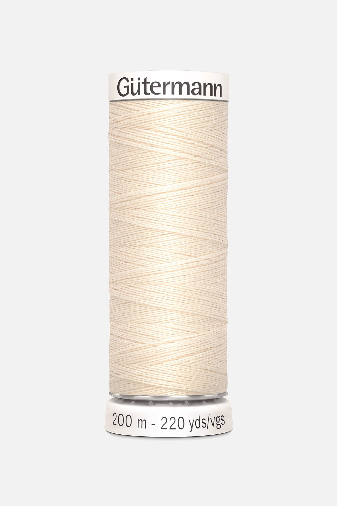 Eine Rolle Allesnähgarn von Gütermann creativ in wollweiß