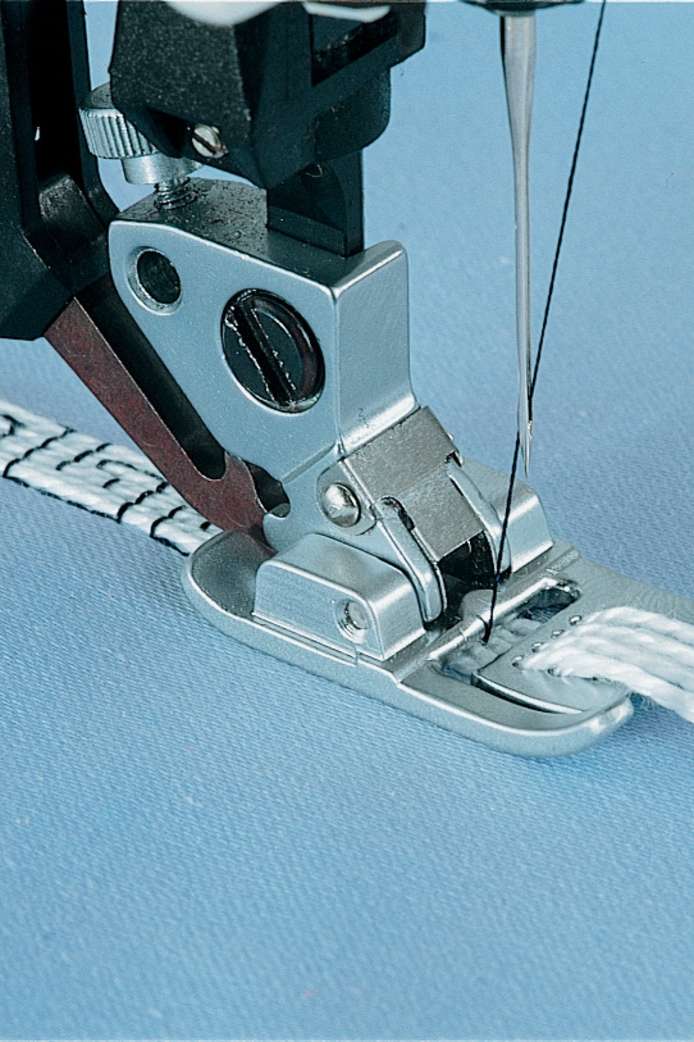 PFAFF 7/9 Lochfuß für IDT-System J K L - Make ma!