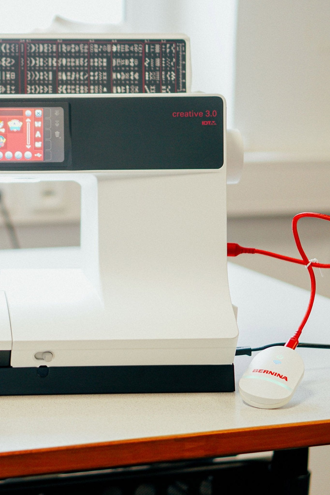 BERNINA V9 WiFi-Gerät - Make ma!