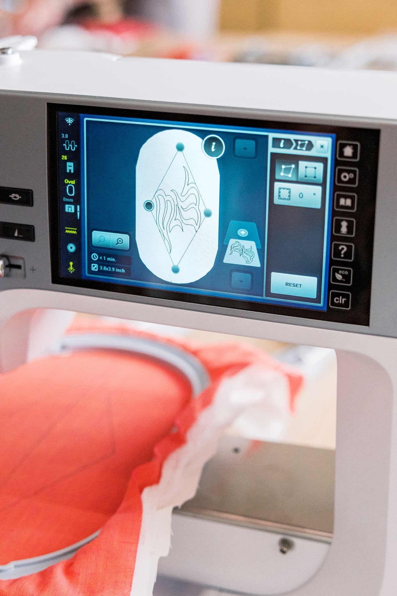 Bernina B 700 PRO - Make ma!