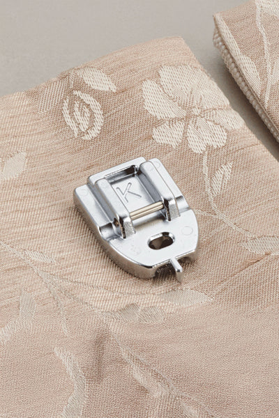 F080-brother-verdeckter-reissverschlussfuss-01