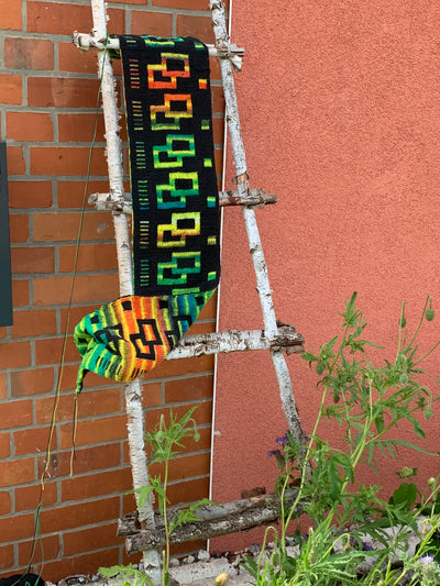 Knitting pattern for the INTERLACE scarf (PDF)