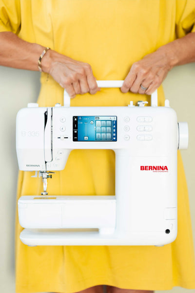 Klein und Kompakte Nähmaschine: BERNINA 335