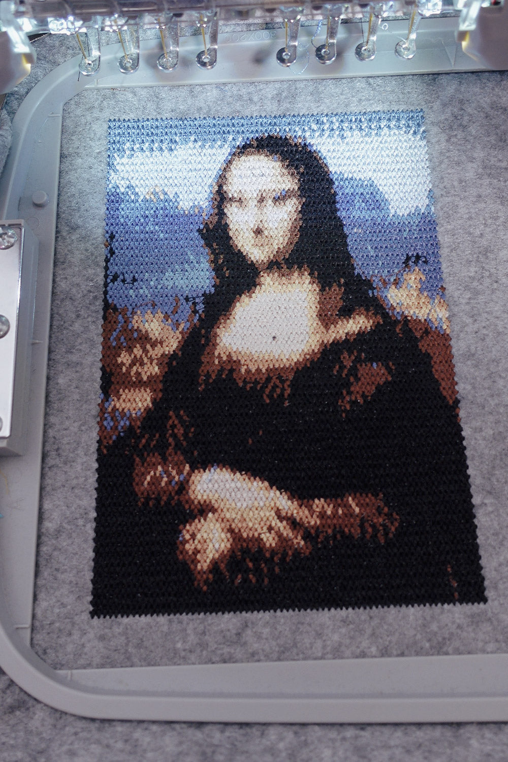 Kunst mit der Stickmaschine entstehen lassen.