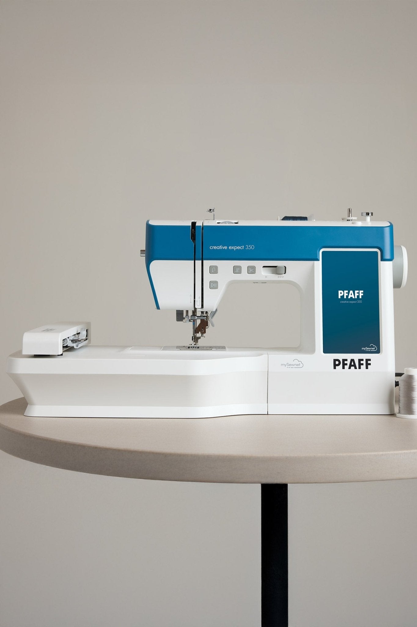 PFAFF creative expect 350 Näh- & Stickmaschine mit Videokurs - Make ma!