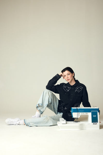 Die PFAFF creative expect 350 ist die optimale kombinierte Näh- & Stickmaschine für BeginnerInnen