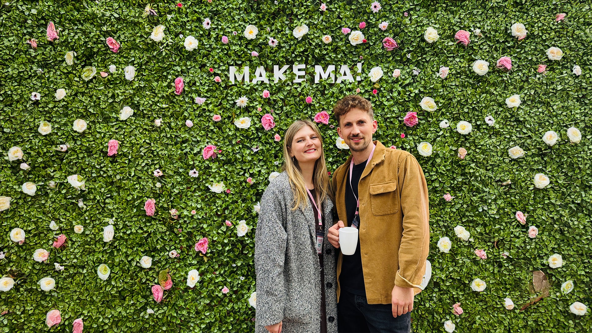 Marit und Mark betreiben das Nähmaschinengeschäft in Hamburg