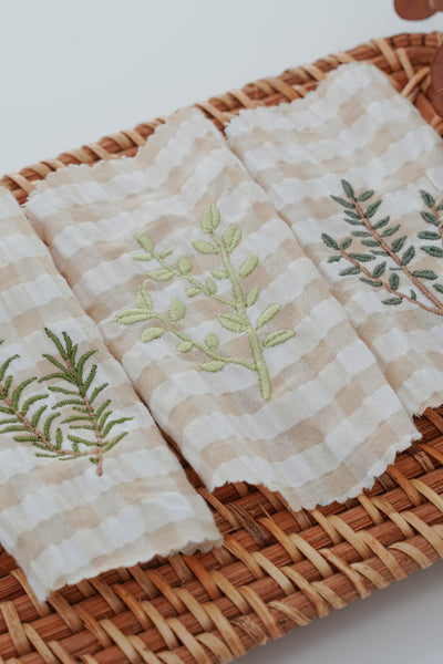 motifs de broderie d'herbes
