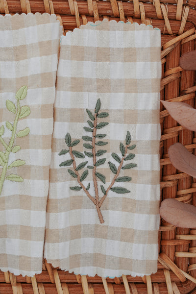motifs de broderie d'herbes