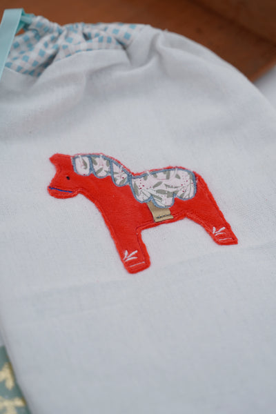 Stickdatei Schweden Pferd als Applikation