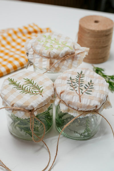 motifs de broderie d'herbes