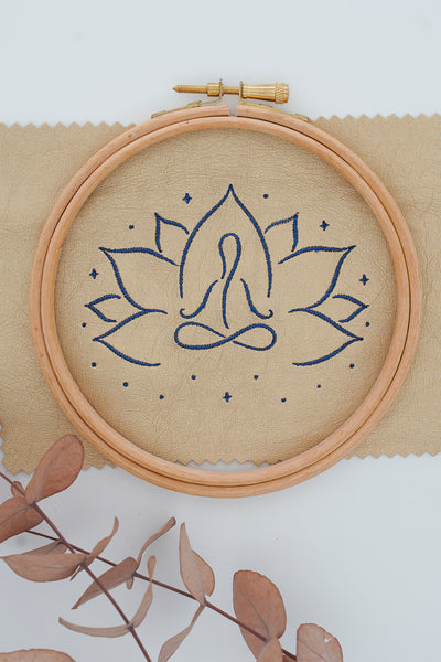 Buddhistische Stickdatei Yoga Lotus