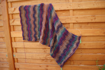 Schal stricken Wellenmuster