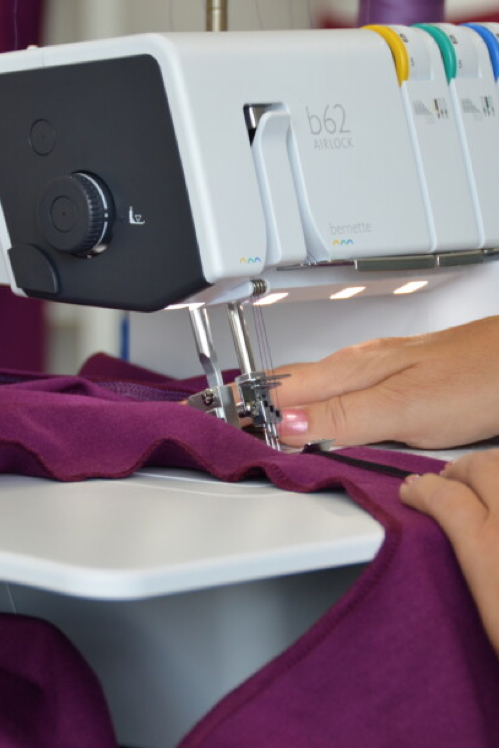 Anschiebetisch an der bernette b62 AIRLOCK Coverstitch