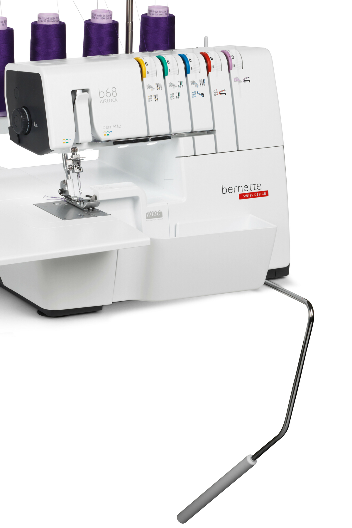 Kniehebel an der bernette b68 AIRLOCK Overlock/Coverstitch-Combo