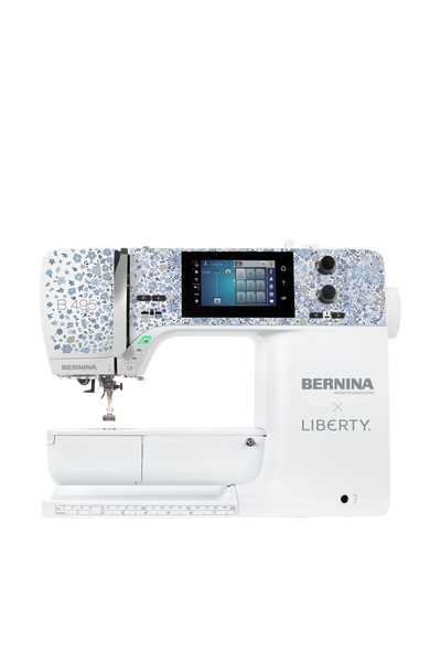 Machine à coudre BERNINA B 495 LIBERTY Edition, vue de face droite sans ombre au sol