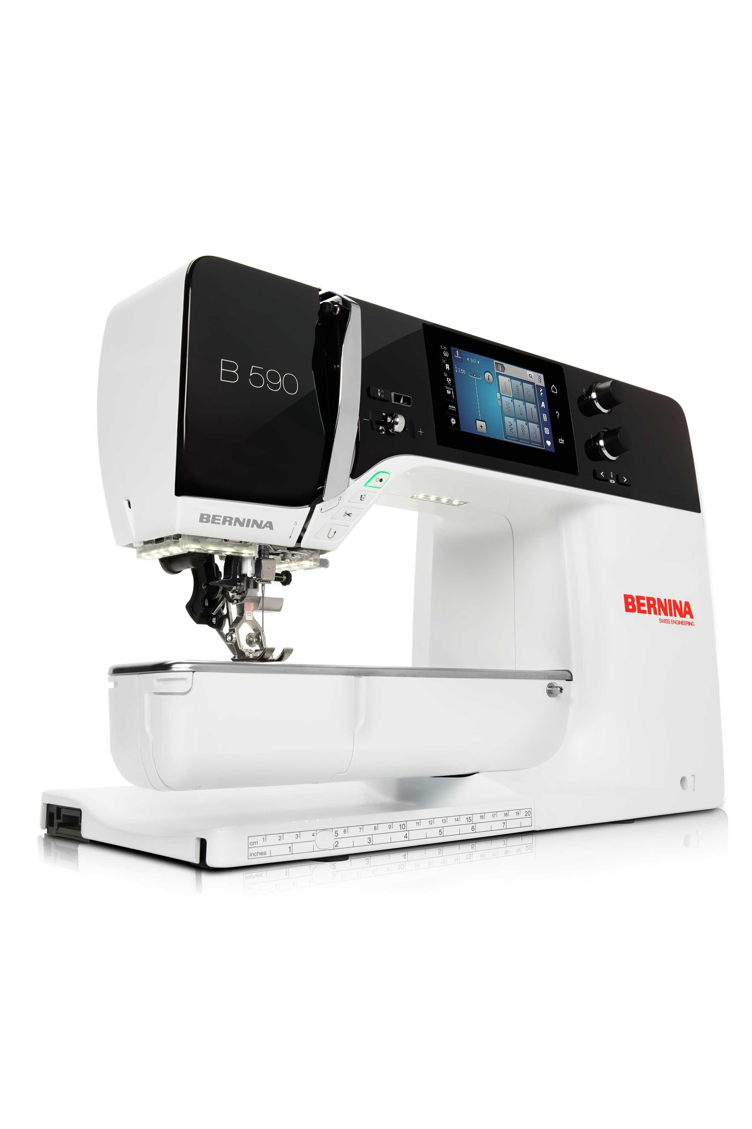 BERNINA 590 mit Stickmodul M (SDT)