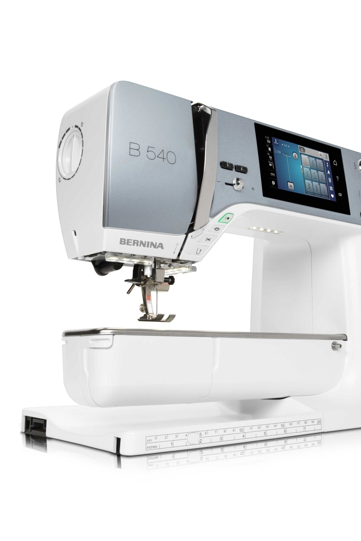 BERNINA B 540 mit Stickmodul M (SDT) – Produktansicht
