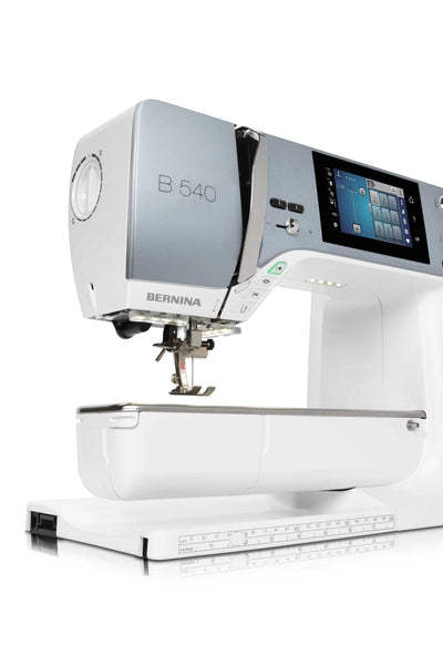 BERNINA B 540 mit Stickmodul M (SDT) – Produktansicht